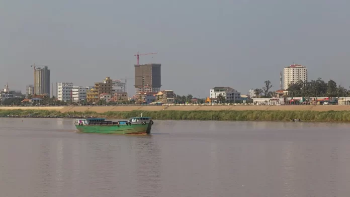 কম্বোডিয়ায় স্ক্যাম সেন্টারে বিক্রি - নমপেন শহর