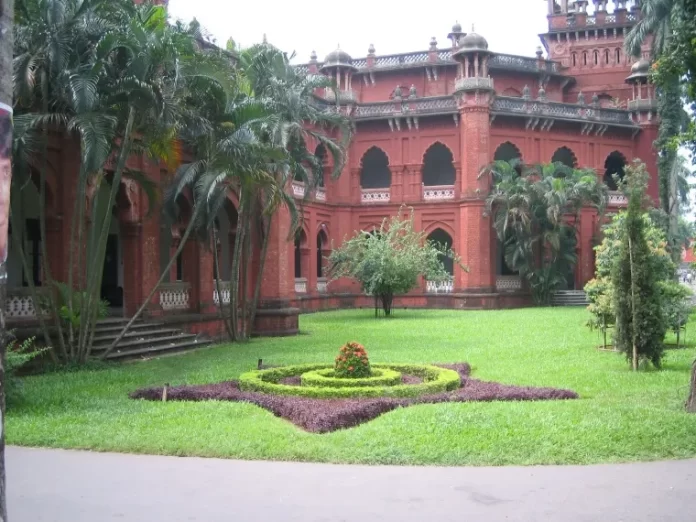 এইচএসসির ফল প্রকাশ - শিক্ষাপ্রতিষ্ঠান (প্রতীকী)