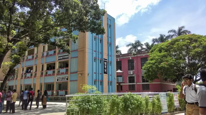 এইচএসসির ফল প্রকাশ - রাজশাহী কলেজ ক্যাম্পাস (প্রতীকী)